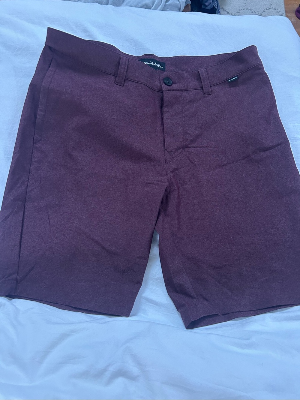 Travis Mathew Men's Burgundy Shorts sz 34